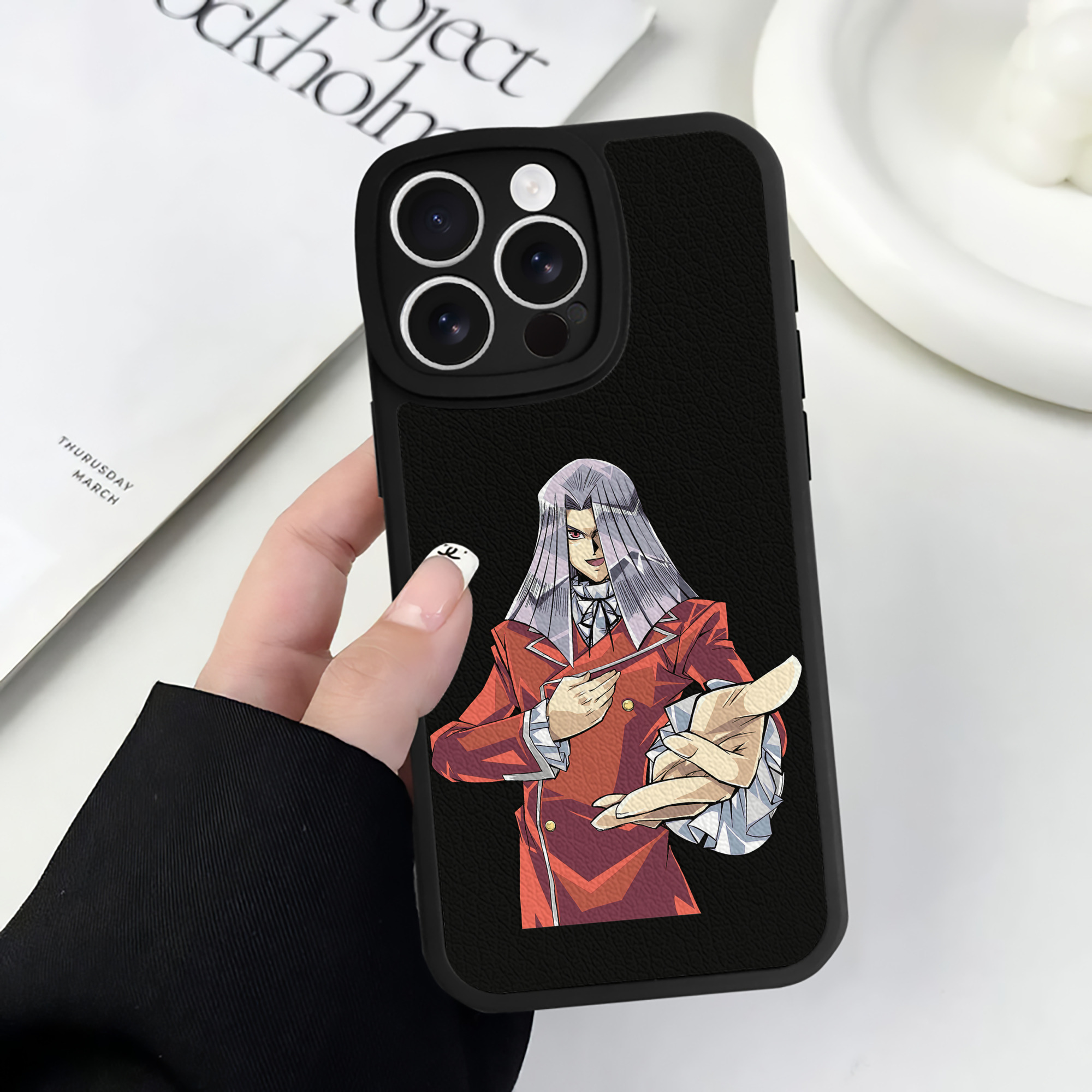 （画像用） 遊☆戯☆王 Yu-Gi-Oh! 【iPhone 16シリーズ対応】シリコンスマホケース（レザー調） 材質：シリコン